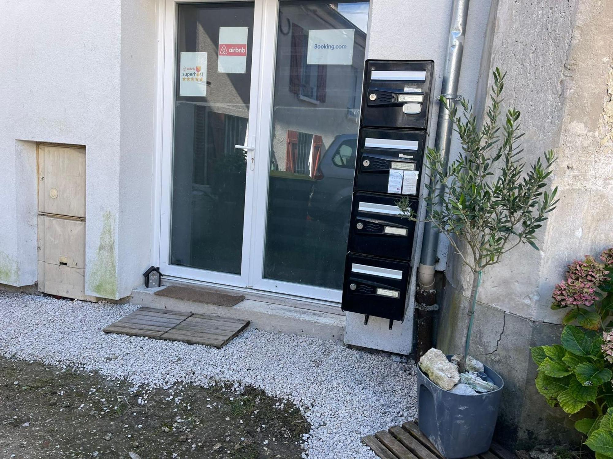 Appartement Villiers Sur Morin Proche De Disneyland エクステリア 写真